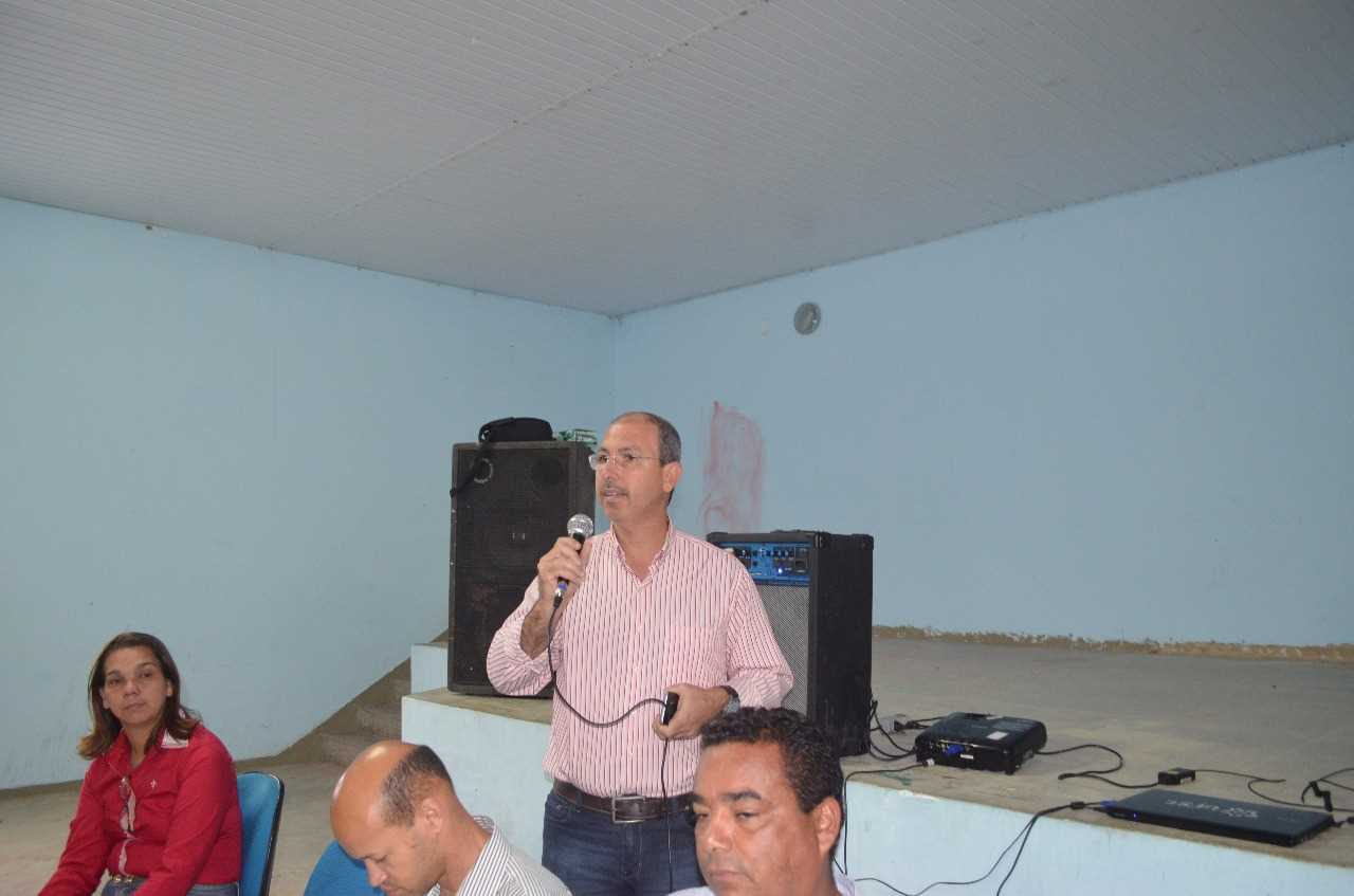 Prefeito Oziel participa de bate papo com alunos do CMC